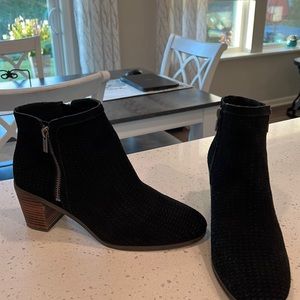 Lucky brand womens bootie, size 11.